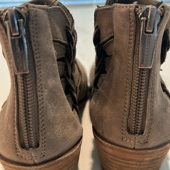 Western Cowgirl Grey Almond Pointed Toe Cut Out Side Braided Ankle Boots - Picture 9 of 9